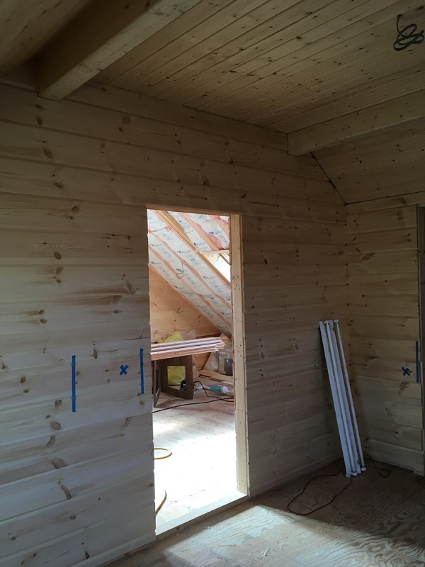 キグミ　木工事　建具設置　ログハウス (2)